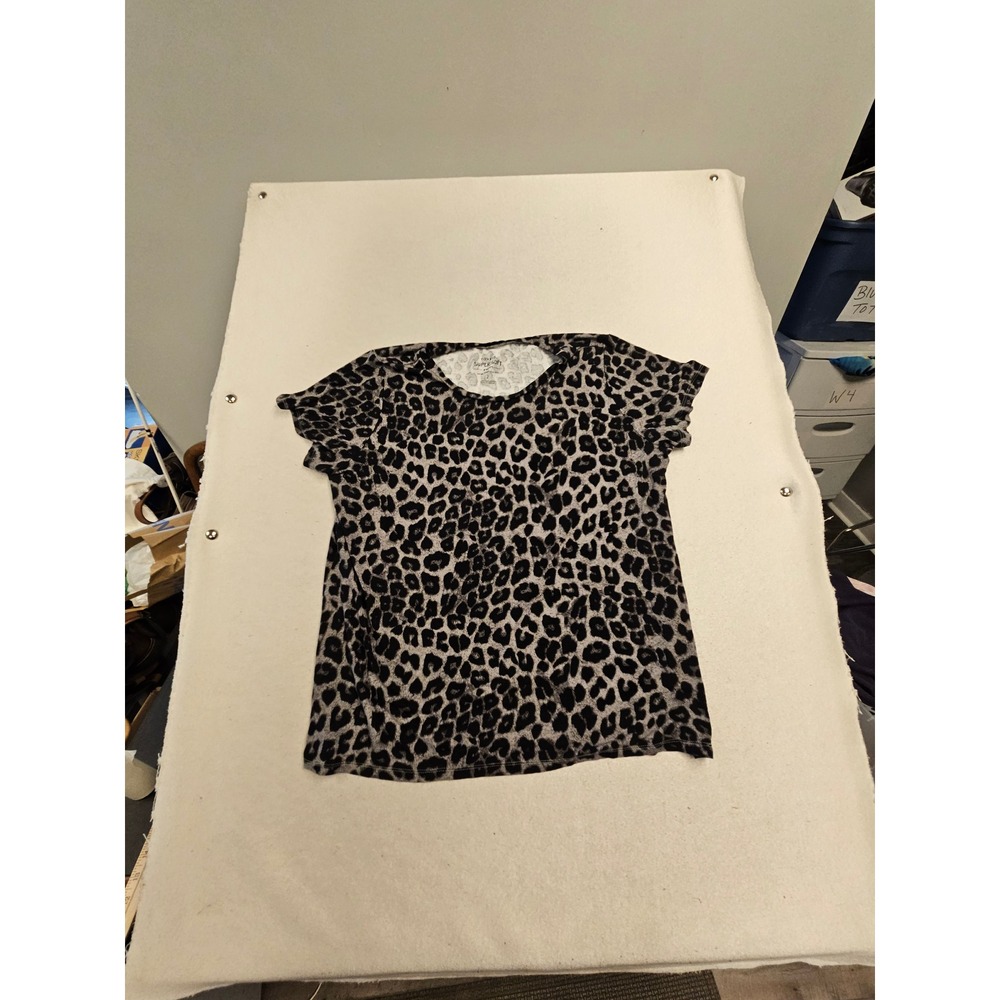 Torrid Super Soft Knits Leopard Print T-Shirt Grey Black Animal Print Size 2